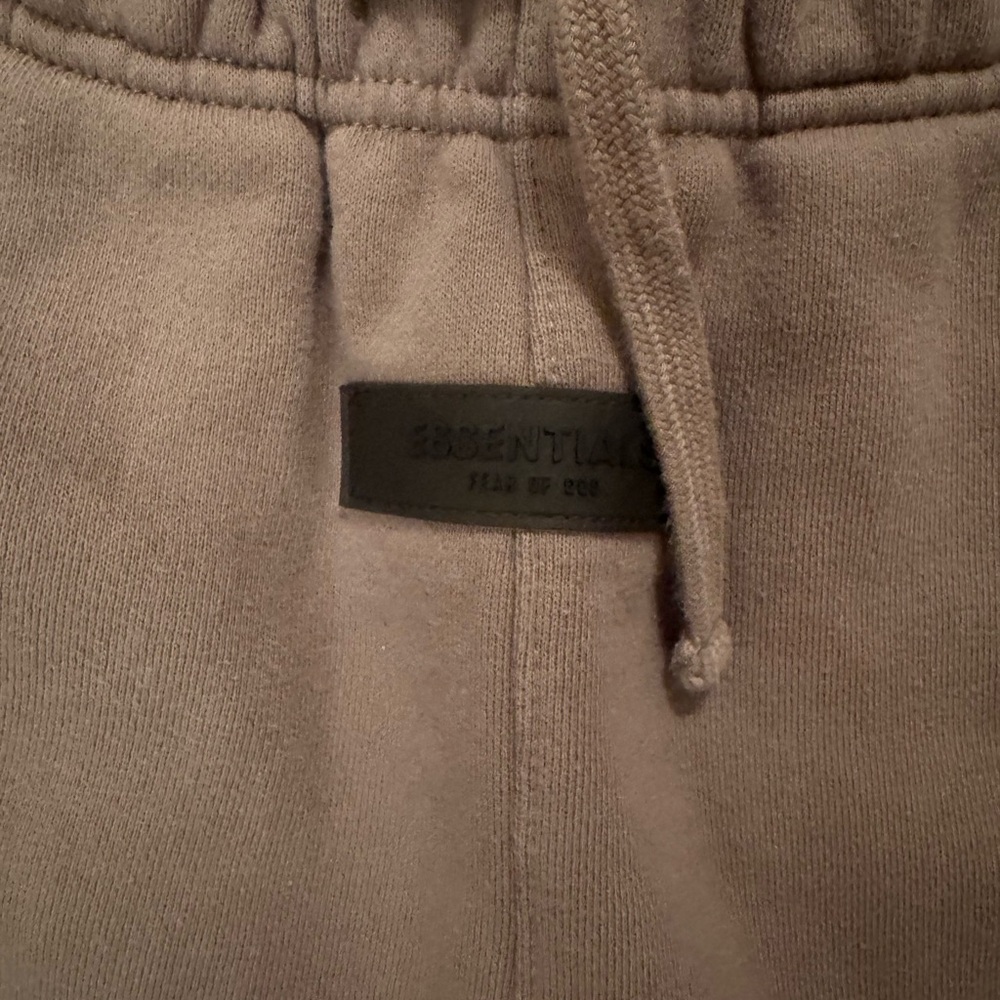 Fear Of God Essentials Kids Relaxed Sweatpants Youth Size 10 Tan Loungewear - Picture 5 of 9